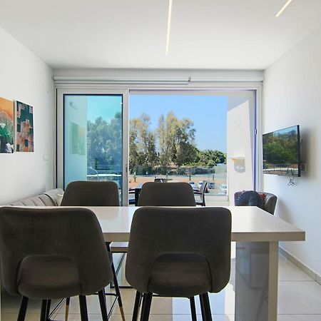 Phaedrus Living - Seaside Executive Flat Harbour 203 Apartamento Pafos Exterior foto