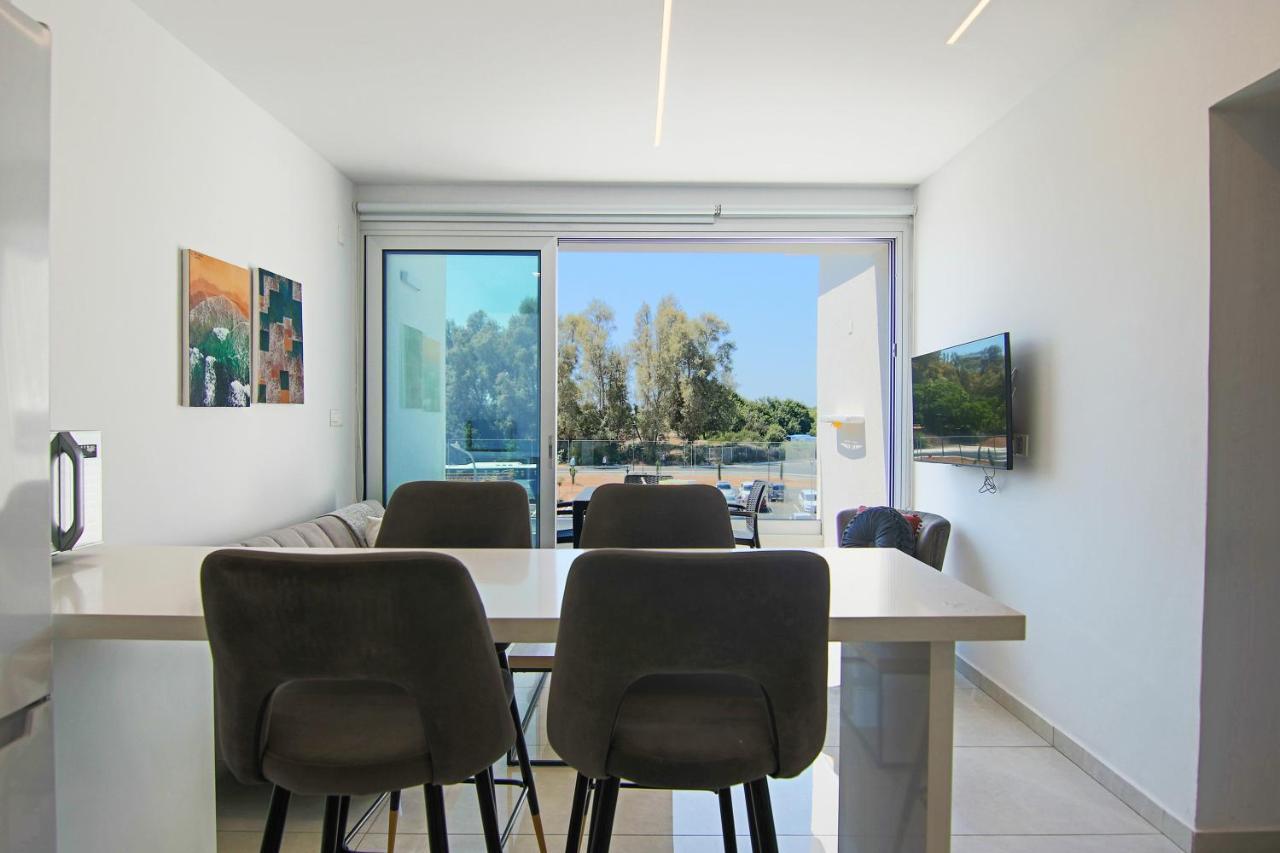 Phaedrus Living - Seaside Executive Flat Harbour 203 Apartamento Pafos Exterior foto