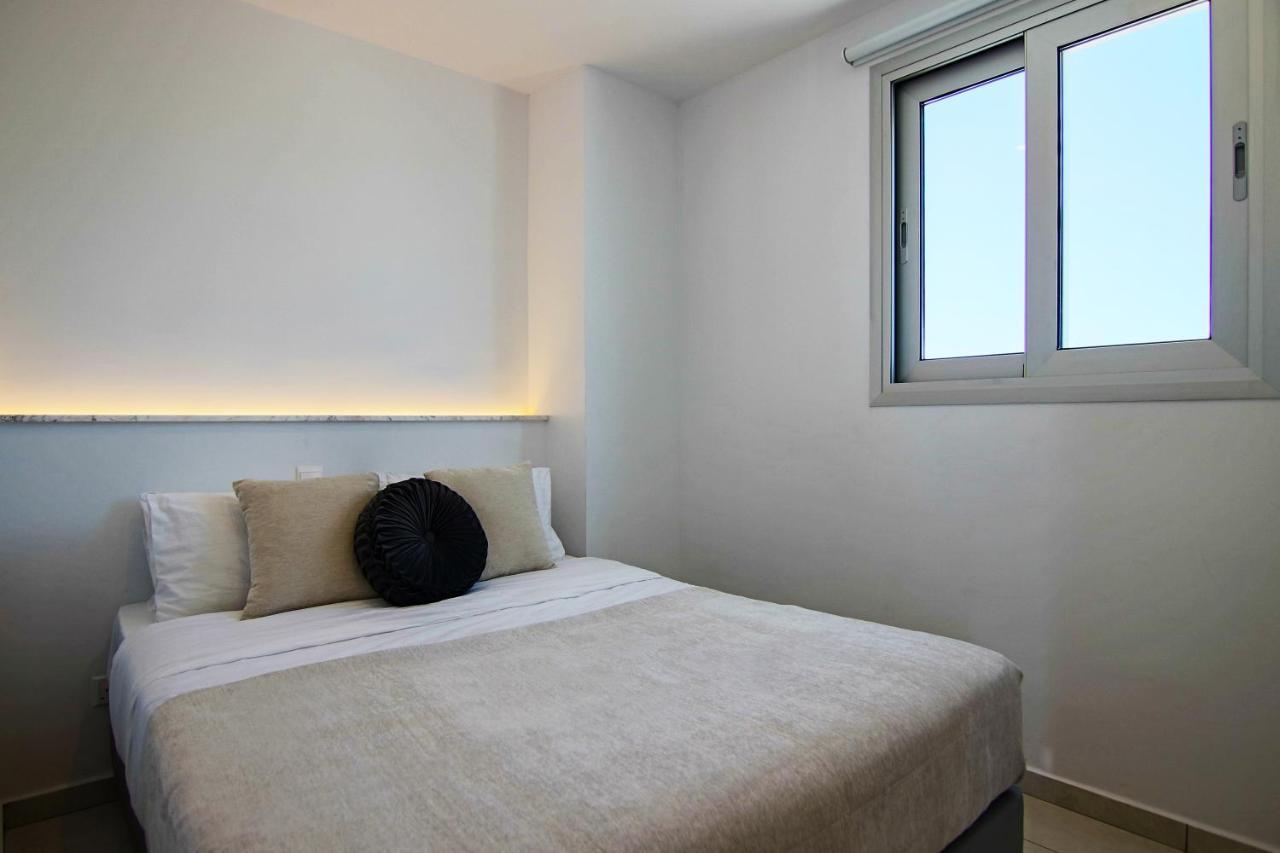 Phaedrus Living - Seaside Executive Flat Harbour 203 Apartamento Pafos Exterior foto