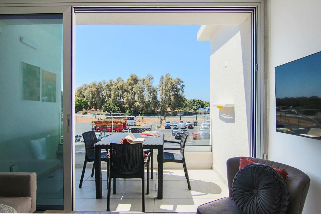 Phaedrus Living - Seaside Executive Flat Harbour 203 Apartamento Pafos Exterior foto